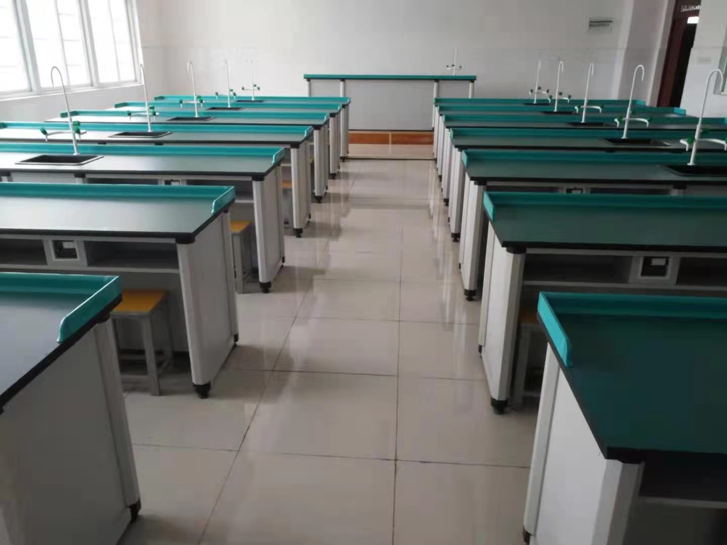 初高中理化生普通實驗室